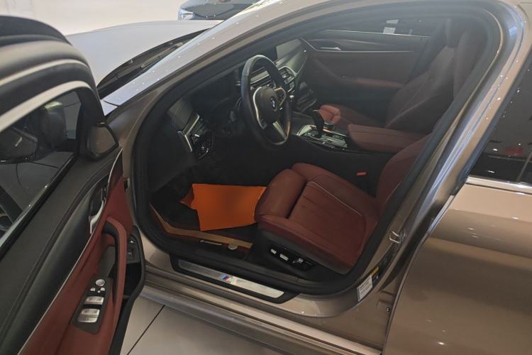 Used BMW 5 Series New Energy 2021 535Le Pioneer Edition M Sport Package Interior 3