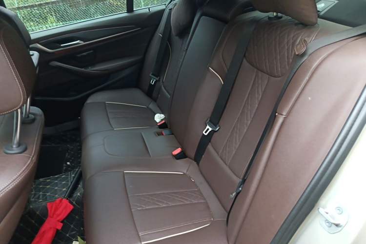Used BMW 5 Series New Energy 2021 Restyled 535Le M Sport Package Left Rear Seat