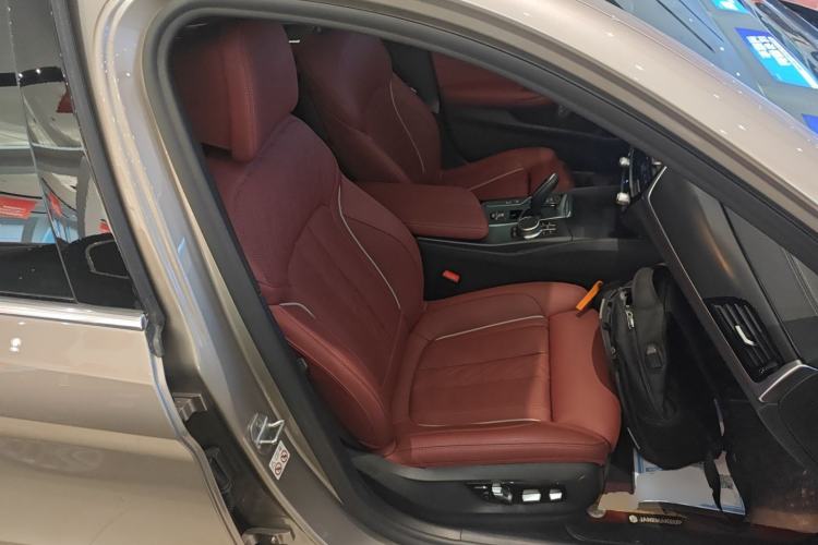 Used BMW 5 Series New Energy 2021 535Le Pioneer Edition M Sport Package Right Front Seat