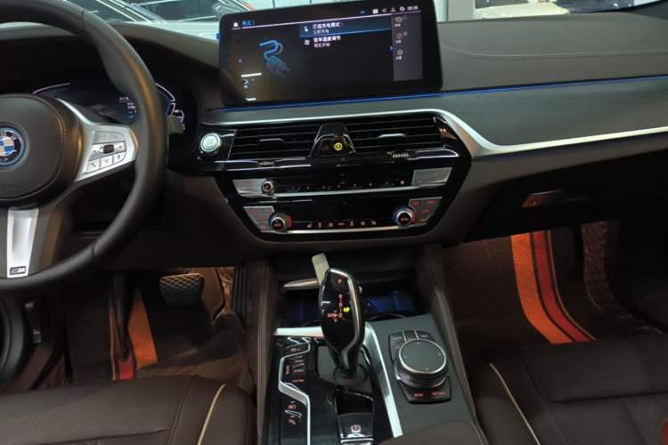 Used BMW 5 Series New Energy 2022 Restyled 535Le M Sport Package Audio And AC Panel