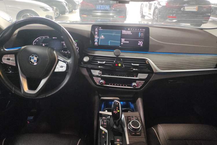 Used BMW 5 Series New Energy 2022 Updated Version 535Le Luxury Package Audio And AC Panel