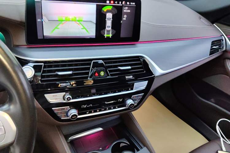 Used BMW 5 Series New Energy 2022 Restyled 535Le M Sport Package Audio And AC Panel