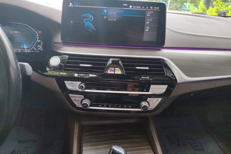 Used BMW 5 Series New Energy 2022 535Le Luxury Package Audio And AC Panel