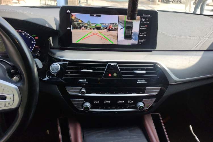 Used BMW 5 Series New Energy 2022 Second Facelift 535Le M Sport Package Audio And AC Panel