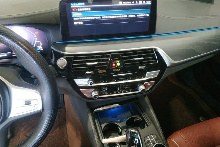 Used BMW 5 Series New Energy 2022 Second Facelift 535Le M Sport Package Audio And AC Panel