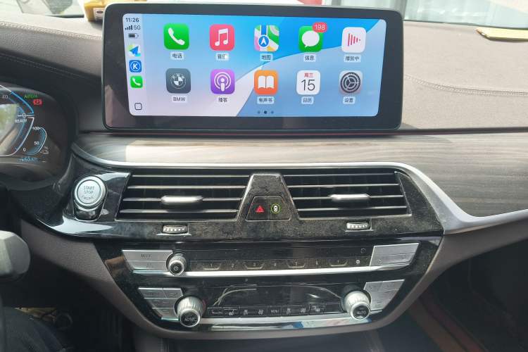 Used BMW 5 Series New Energy 2022 Updated Version 535Le Luxury Package Audio And AC Panel