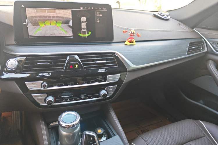 Used BMW 5 Series New Energy 2022 Restyled 535Le M Sport Package Audio And AC Panel