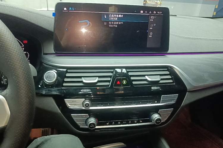 Used BMW 5 Series New Energy 2022 Second Facelift 535Le M Sport Package Audio And AC Panel