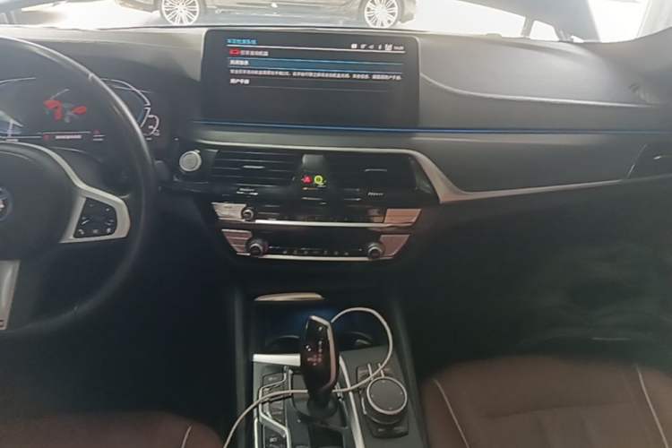Used BMW 5 Series New Energy 2022 Restyled 535Le M Sport Package Audio And AC Panel