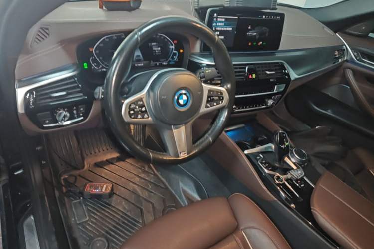 Used BMW 5 Series New Energy 2022 Second Facelift 535Le Pioneer Edition M Sport Package Center Console
