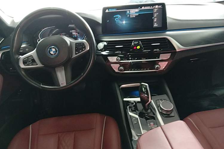 Used BMW 5 Series New Energy 2022 Restyled 535Le M Sport Package Center Console