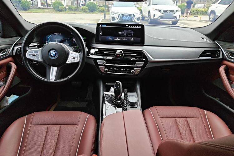Used BMW 5 Series New Energy 2022 Restyled 535Le M Sport Package Center Console