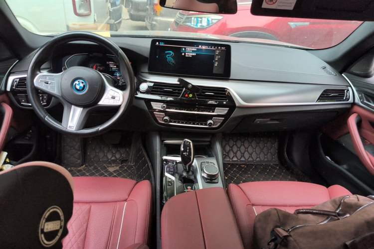 Used BMW 5 Series New Energy 2022 Restyled 535Le Pioneer Edition M Sport Package Center Console