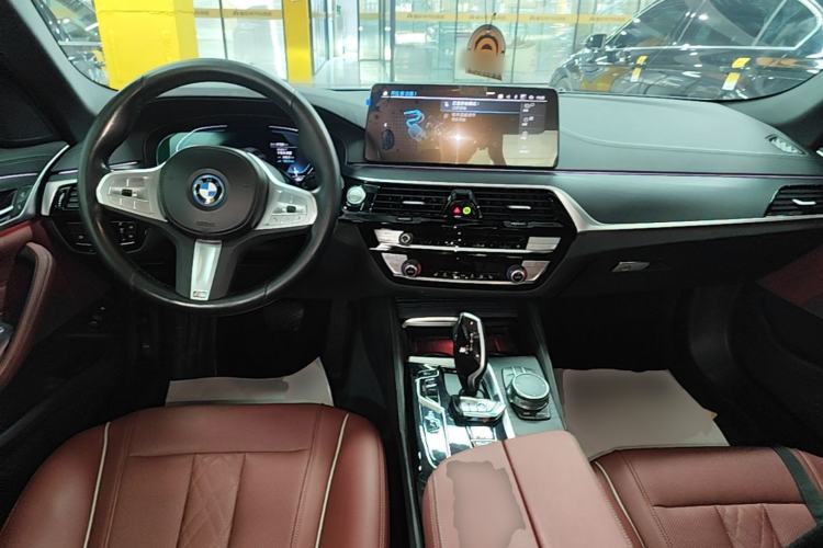 Used BMW 5 Series New Energy 2022 Second Facelift 535Le M Sport Package Center Console