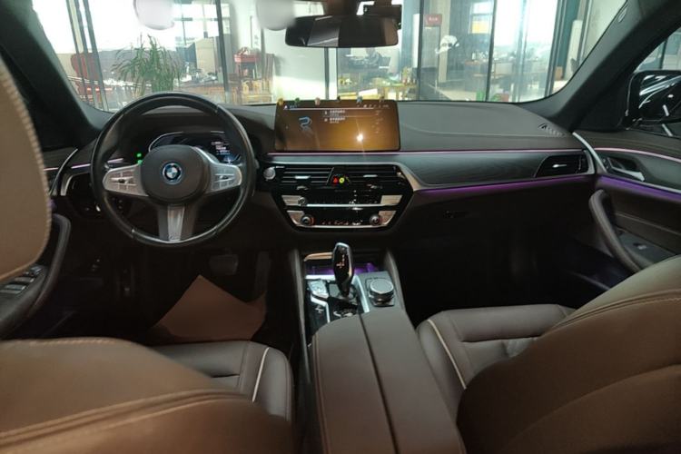 Used BMW 5 Series New Energy 2022 Restyled 535Le M Sport Package Center Console
