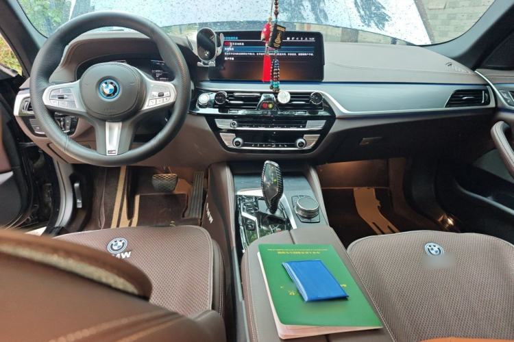 Used BMW 5 Series New Energy 2022 Restyled 535Le M Sport Package Center Console