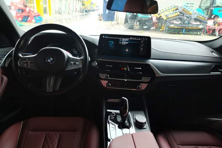 Used BMW 5 Series New Energy 2022 Second Facelift 535Le M Sport Package Center Console