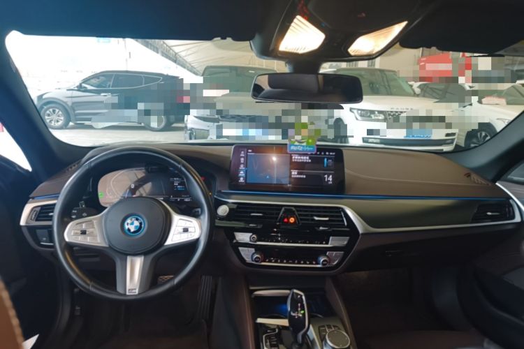 Used BMW 5 Series New Energy 2022 Second Facelift 535Le Pioneer Edition M Sport Package Center Console
