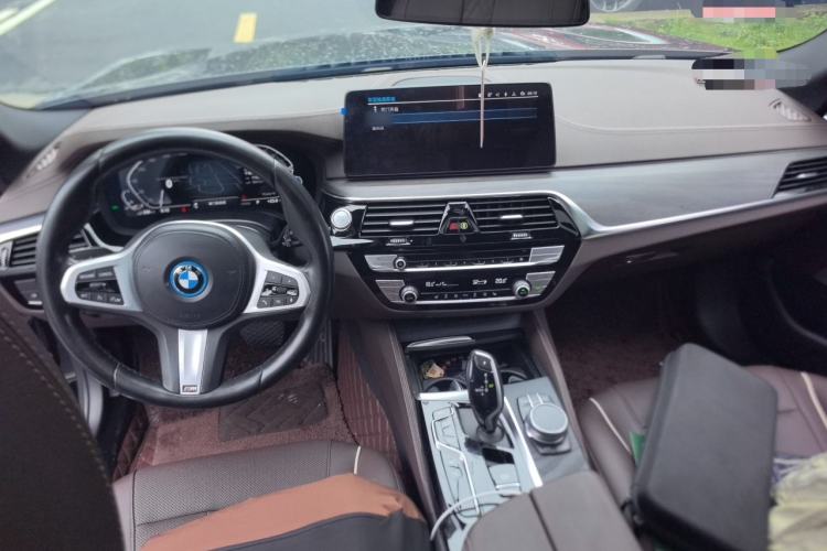 Used BMW 5 Series New Energy 2022 Restyled 535Le M Sport Package Center Console