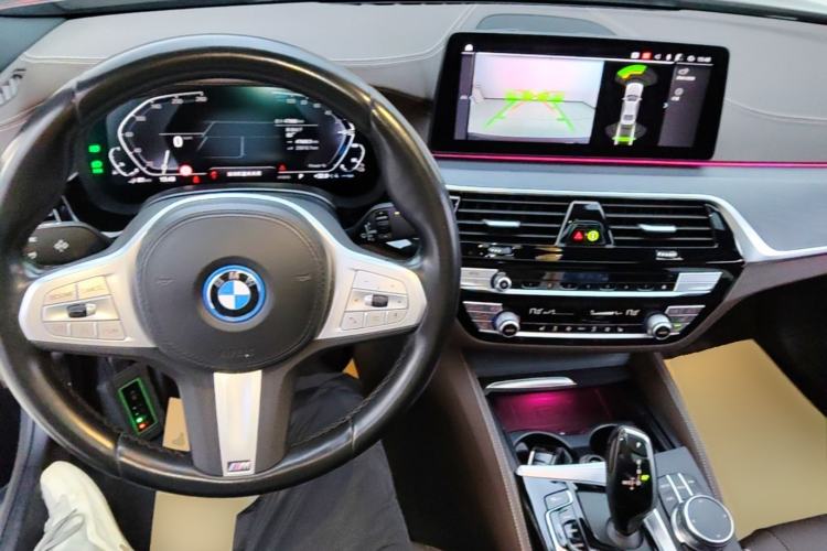 Used BMW 5 Series New Energy 2022 Restyled 535Le M Sport Package Center Console