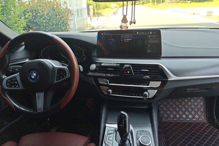Used BMW 5 Series New Energy 2022 Restyled 535Le Pioneer Edition M Sport Package Center Console
