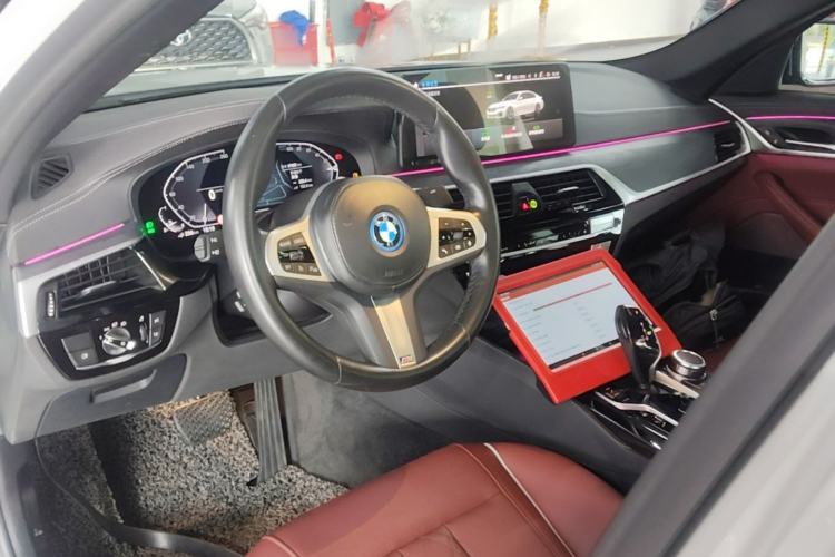 Used BMW 5 Series New Energy 2022 Restyled 535Le M Sport Package Center Console