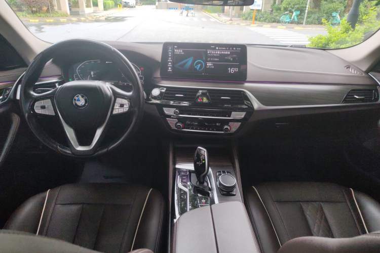 Used BMW 5 Series New Energy 2022 535Le Luxury Package Center Console