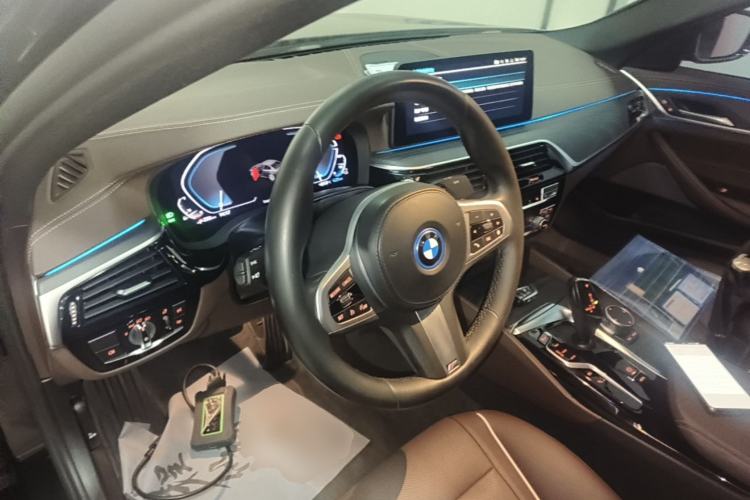 Used BMW 5 Series New Energy 2022 Restyled 535Le M Sport Package Center Console