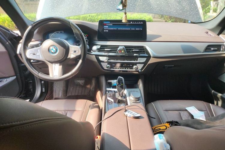 Used BMW 5 Series New Energy 2022 Restyled 535Le M Sport Package Center Console