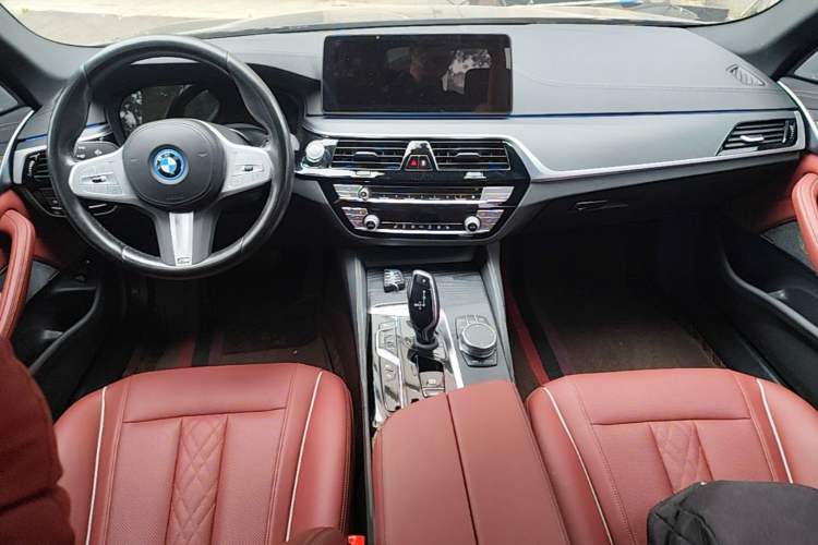 Used BMW 5 Series New Energy 2022 Second Facelift 535Le M Sport Package Center Console
