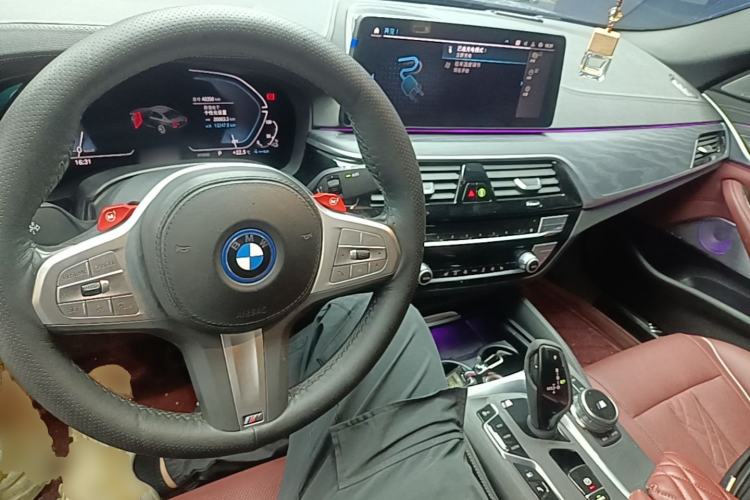Used BMW 5 Series New Energy 2022 Second Facelift 535Le M Sport Package Center Console