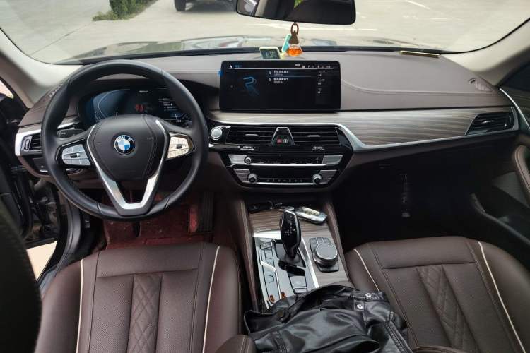 Used BMW 5 Series New Energy 2022 Updated Version 535Le Luxury Package Center Console