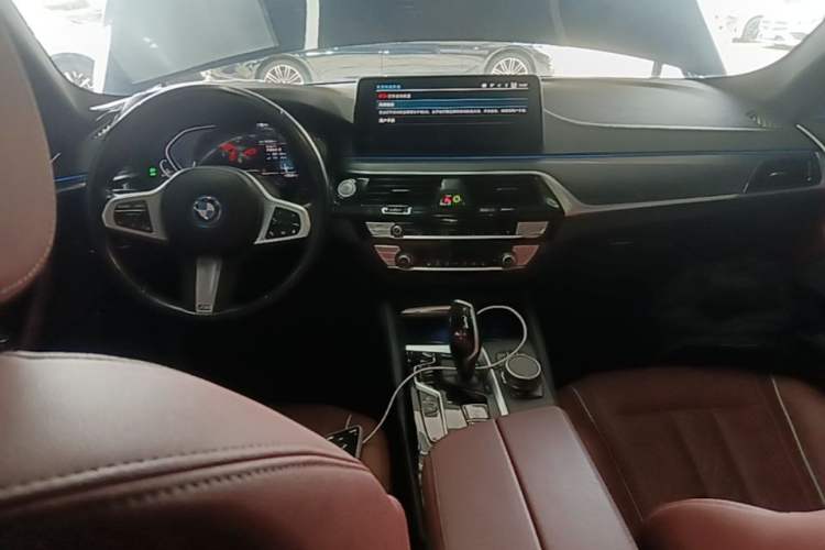 Used BMW 5 Series New Energy 2022 Restyled 535Le M Sport Package Center Console