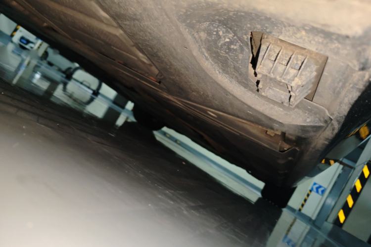 Used BMW 5 Series New Energy 2022 535Le M Sport Package Chassis Rear Right