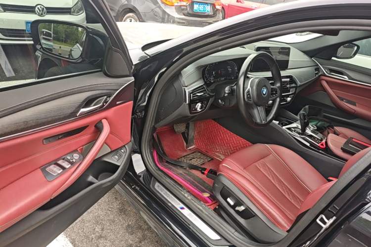 Used BMW 5 Series New Energy 2022 Restyled 535Le M Sport Package Driver Seat