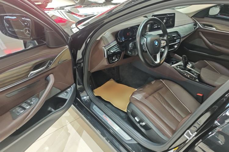 Used BMW 5 Series New Energy 2022 Updated Version 535Le Luxury Package Driver Seat