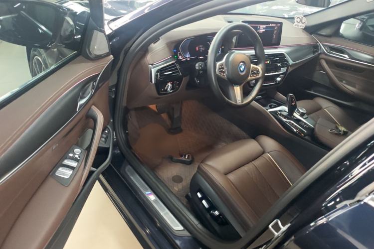 Used BMW 5 Series New Energy 2022 Second Facelift 535Le Pioneer Edition M Sport Package Driver Seat