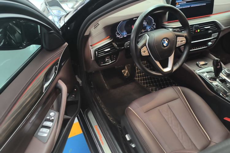 Used BMW 5 Series New Energy 2022 Updated Version 535Le Luxury Package Driver Seat