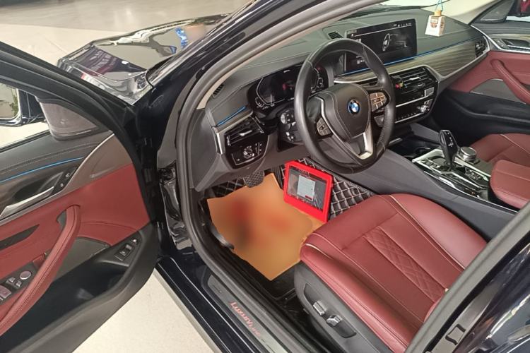 Used BMW 5 Series New Energy 2022 Second Facelift 535Le Luxury Package Driver Seat