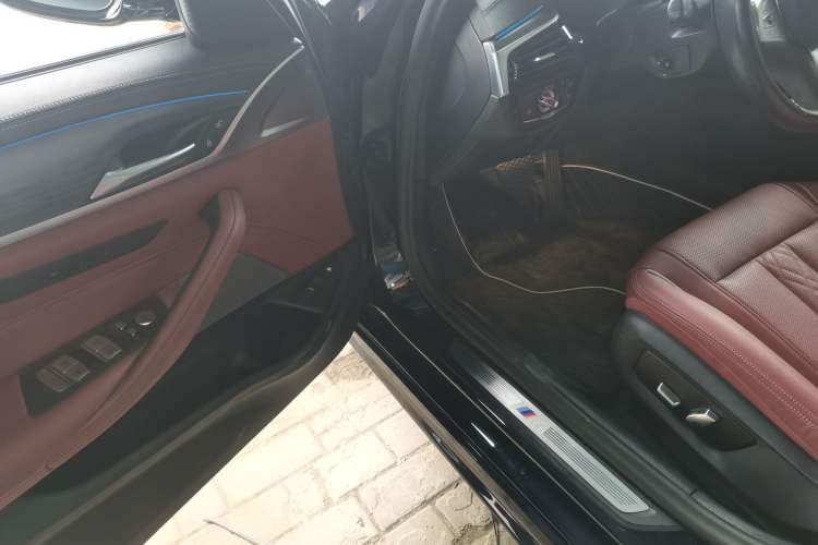 Used BMW 5 Series New Energy 2022 Second Facelift 535Le M Sport Package Driver Seat