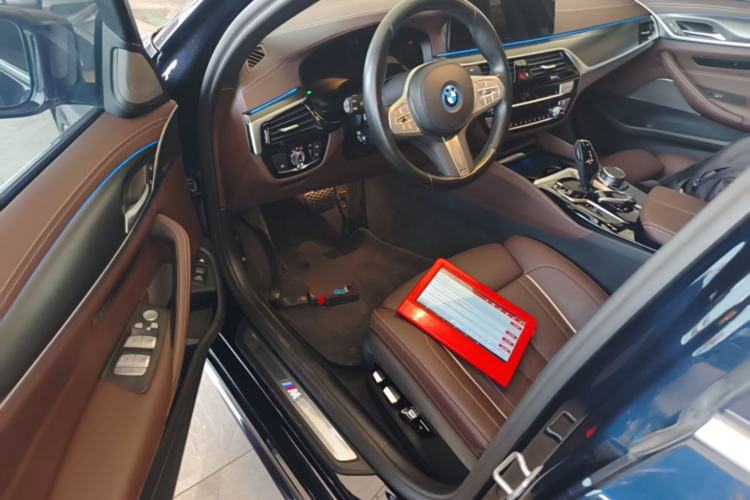 Used BMW 5 Series New Energy 2022 Second Facelift 535Le Pioneer Edition M Sport Package Driver Seat