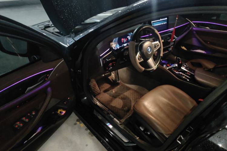 Used BMW 5 Series New Energy 2022 535Le M Sport Package Driver Seat