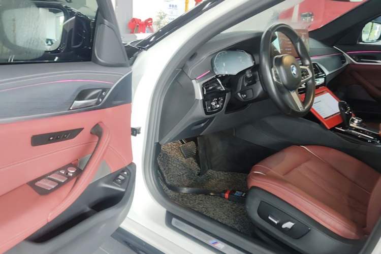Used BMW 5 Series New Energy 2022 Restyled 535Le M Sport Package Driver Seat