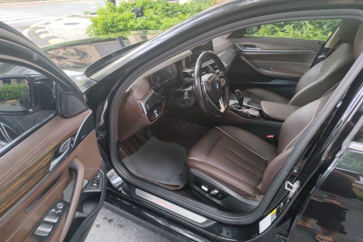 Used BMW 5 Series New Energy 2022 535Le Luxury Package Driver Seat