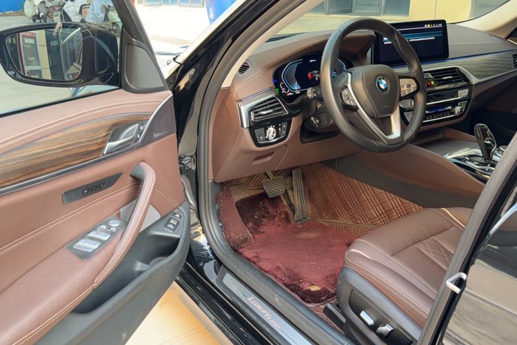 Used BMW 5 Series New Energy 2022 Second Facelift 535Le Luxury Package Driver Seat