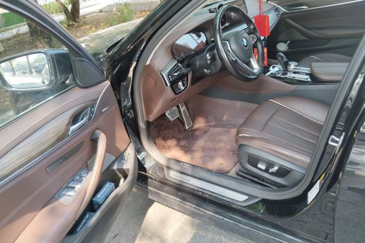 Used BMW 5 Series New Energy 2022 Updated Version 535Le Luxury Package Driver Seat