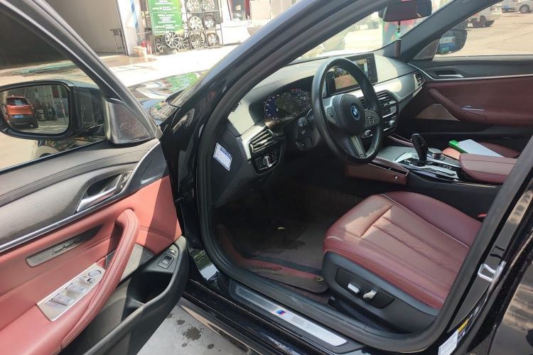 Used BMW 5 Series New Energy 2022 Second Facelift 535Le M Sport Package Driver Seat