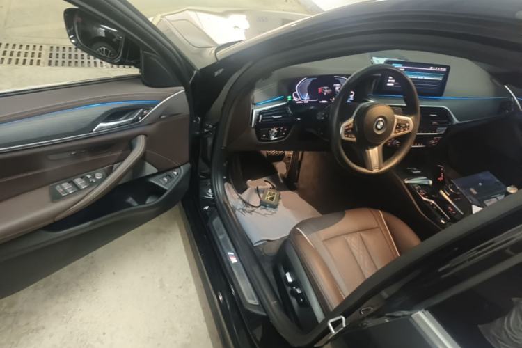 Used BMW 5 Series New Energy 2022 Restyled 535Le M Sport Package Driver Seat