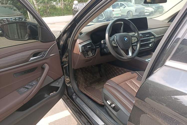Used BMW 5 Series New Energy 2022 Updated Version 535Le Luxury Package Driver Seat