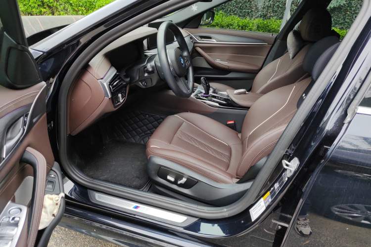 Used BMW 5 Series New Energy 2022 Restyled 535Le M Sport Package Driver Seat